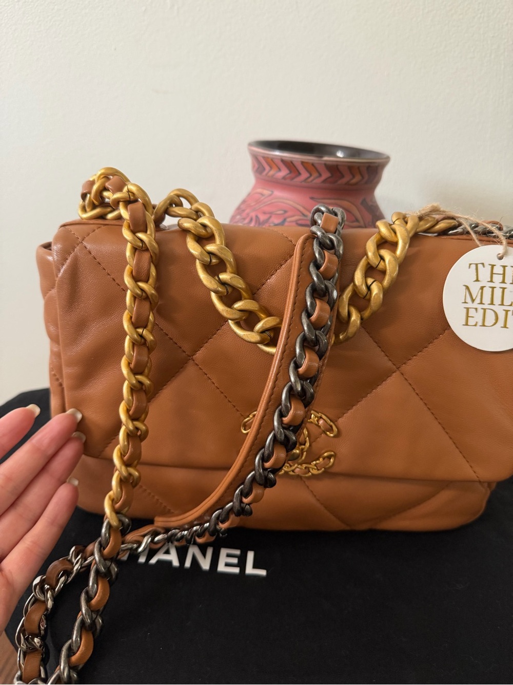 CHANEL 19 QUILTED LAMBSKIN BAG Camel color size S microchipped - Picture 5 of 16